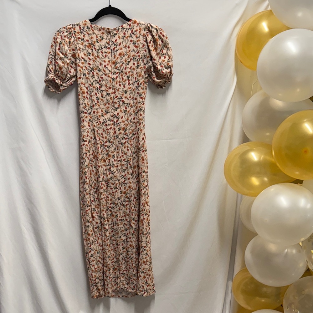 Elegant Floral Midi Dress with Puff Sleeves - Picture 3 of 12